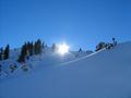 In der Sonne ist es angenehm warm (von der Gipfelregion abgesehen) - aber im Schatten ist es ziemlich frostig.