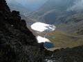 Belohnt wird man mit diesem Tiefblick zu Zwerfenberg- und Angersee.