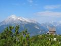 Beim Aufstieg zu den Klettersteigen - rechts die Wiechenthalerhtte - links vermutlich die Leoganger Steinberge