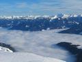 Nebelsuppe ber dem Ennstal - rechts zieht der Nebel auch ins Slktal hinein - darber ragt markant das Gumpeneck empor