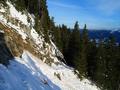 Der Schnee am Steilhang unterhalb der Kaiserwand ist bereits abgerutscht