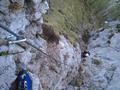 Auf Grund des nordseitigen Aufstieges sind die Felsen stellenweise feucht und vielfach recht rutschig.