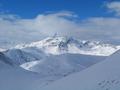 Blick zur Aignerhhe (vorne im Schatten). Darber das Gr. Mosermandl und Kl. Mosermandl und rechts davon das sonnenbeschienene Urbankar.