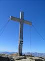 ... denn das Gipfelkreuz mit 2 Gipfelb�chern (eines f�r K�rnten und eines f�r Salzburg - das Kreuz steht auf der Landesgrenze) ist von der recht nahen Bergstation der M�lltaler-Gletscher-Bahnen ziemlich einfach in 15 bis 20 Minuten erreichbar ...