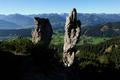 Zwischen 2 Felsen hindurch talw�rts.
