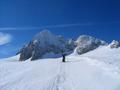 Vom Hunerkogel bis unterhalb der Simonyhtte bis zu einer Hhe von ca. 2.000 Meter weht biger, unangenehmer Wind.