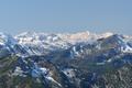 Am Horizont - weit im Westen - groe Bergnamen: Der Groglockner (links) und das Groe Wiesbachhorn (rechts).