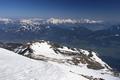Und im Norden die ebene Fl�che namens Hornboden. Hinter dem gr�nen Paltental die schneebedeckten Gipfel der Haller Mauern.