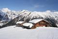 Die Modereggalm mit herrlicher Aussicht in die gegen�berliegenden Radst�dter Tauern im Bereich des Nebelkarecks.