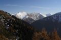 Blick zurck und hinaus auf die Gipfelkette auf der anderen Seite des Groslktales zwischen Unholdingspitze und Schafdach, die bereits zu den nrdlichen Wlzer Tauern zhlen.