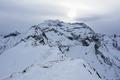 Der Blick auf die umliegenden, beeindruckenden Gipfel bleibt leider etwas getr�bt. Im S�den der Gamskarpitz (auch Schober genannt).