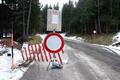 Offiziell ist die Slkpastrae ab St. Nilolai im Slktal an diesem 04.04.2010 noch gesperrt. Zuviel Schnee liegt noch in greren Hhen. Wieviel Schnee - das wollten wir heute auf unserer Kurzwanderung herausfinden.