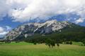 Wieder zu Hause angekommen. Blick auf die Sdseite des Kammstockes. In Bildmitte - im Schatten - die Mitterspitze. Rechts der hchste Punkt am Kammspitz.