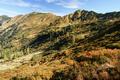 Blick auf den Hhenzug zwischen Stadelfirst, Mrsbachspitz und Steinkarspitze (von rechts nach links), den ich am Nachmittag vom Lmmertrl kommend berschreiten werde.