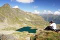 ... in dem wir unseren eigenen - uerst aussichtsreichen - Jausenplatz einrichten. Zu unseren Fen im Wildkar der Obere Wildkarsee.