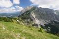 Ich halte mich im Wind nicht lange auf, sondern strebe gleich meinem nchsten Gipfelziel - der Kalten Mauer oder Kaltmauer - entgegen (das Gipfelkreuz befindet sich im linken Bereich).