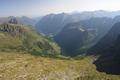 Tiefblick zur Putzentalalm und ber den Schwarzensee hinaus Richtung Breitlahn, wo ich heute morgen gestartet bin.