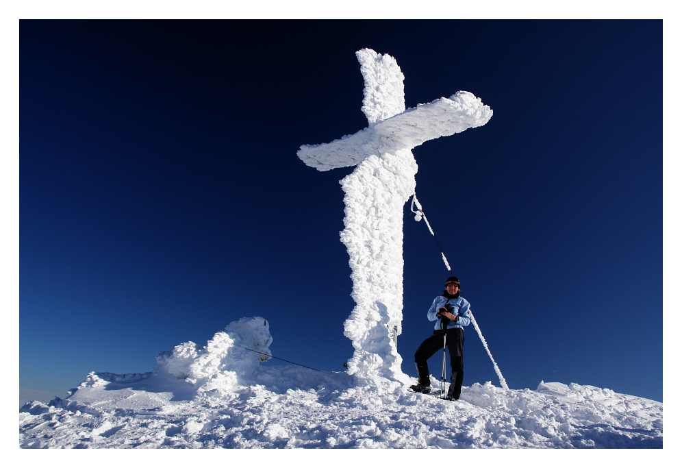 Winterliches Gipfelkreuz am Gumpeneck