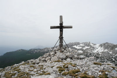 Das Gipfelkreuz am Roßarsch