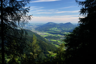 Talblick beim Aufstieg durch den Wald